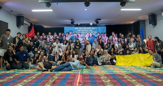 Os universitários que participam do trabalho evangelístico. (Foto: Reprodução/AG News)