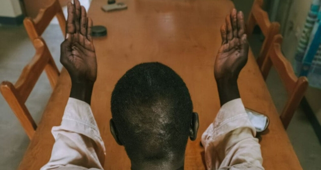 O pastor Ibrahim Hassan. (Foto: Reprodução/Global Christian Relief)