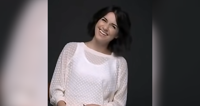 Ex-muçulmana testemunha encontro com a fé cristã. (Captura de tela/Instagram/towardsjesusofficial)