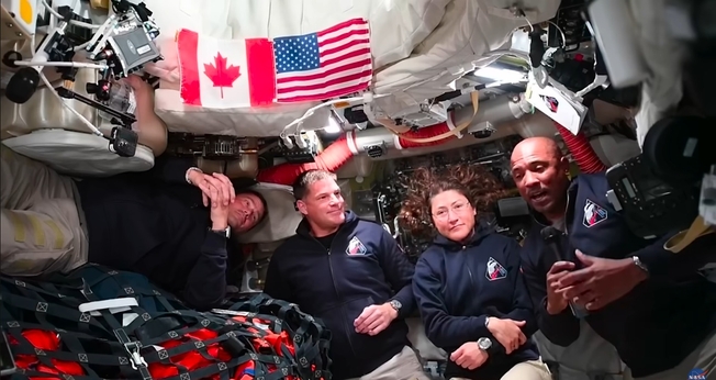 Victor Glover citou a Bíblia em mensagem de Páscoa. (Foto: Reprodução/YouTube/NASA Johnson).
