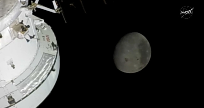 Victor Glover compartilhou uma mensagem de fé com a Terra. (Foto: Reprodução/YouTube/NASA).