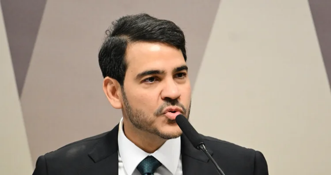 Jorge Messias durante sabatina no Senado. (Foto: Edilson Rodrigues/Agência Senado)