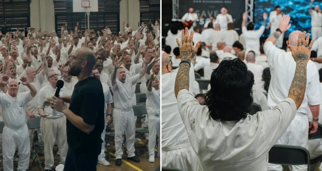Os detentos louvando na prisão. (Foto: Reprodução/Instagram/Mike Barber Ministries)