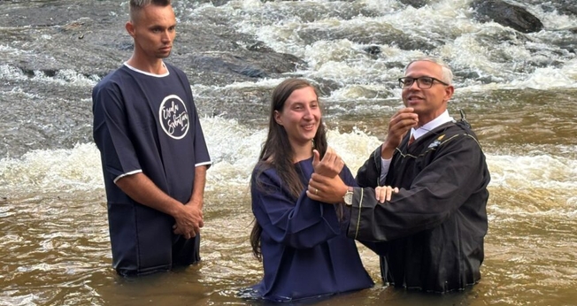 Arnaldo Liebmann e Raiane Liebmann decidiram pelo batismo (Foto: Arquivo pessoal/Notícias Adventistas).