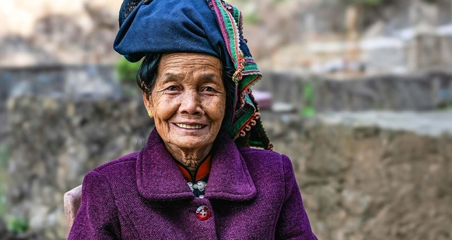 A idosa passou a ser perseguida por sua fé em Jesus. (Foto: Reprodução/Christian Aid Mission)