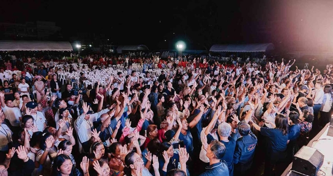 A cruzada evangelística na Tailândia. (Foto: Reprodução/CfaN)