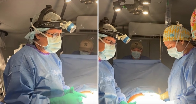 Médicos orando antes de uma cirurgia. (Foto: Reprodução/Instagram/Franklin Graham)