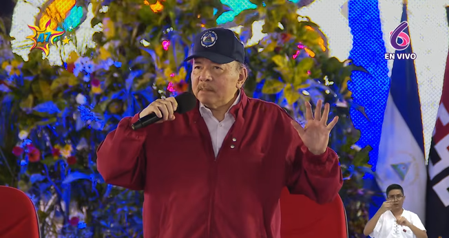 O ditador da Nicarágua, Daniel Ortega, durante discurso em que anunciou o fim das eleições no país. (Captura de tela/YouTube/El 19 Digital)