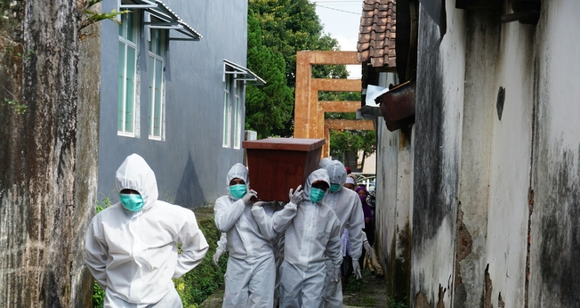 Avanço de novo surto de ebola intensifica a pressão sobre as comunidades cristãs. (Foto representativa: hofi hannan / Unsplash)
