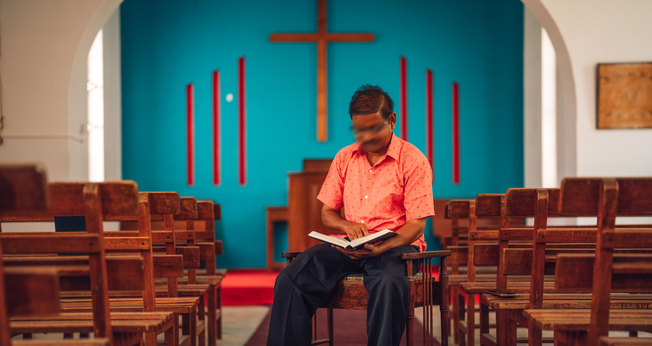 O ministério dos evangelistas e pastores, como Dev Rai, é mais restrito por causa das leis anticonversão. (Foto: Portas Abertas)