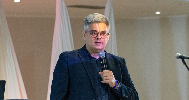 O pastor João Melo ministrou na conferência Missão Reversa 2026. (Foto: Guiame/Marcos Paulo Corrêa).