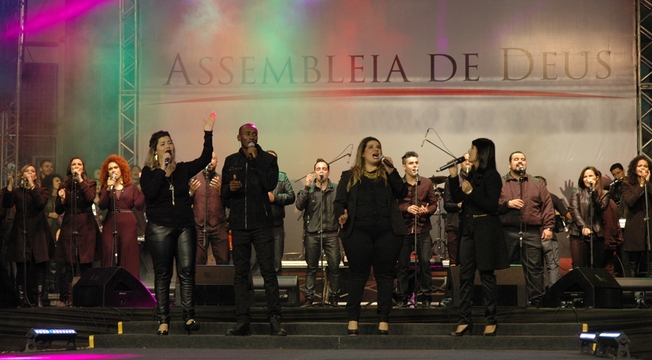 Cruzada evangelística das Assembléias de Deus reúne governantes e candidatos