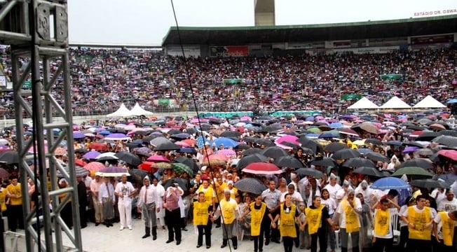 7º Congresso Fogo de Avivamento para o Brasil, com Benny Hinn 7º Congresso Fogo de Avivamento para o Brasil, com Benny Hinn