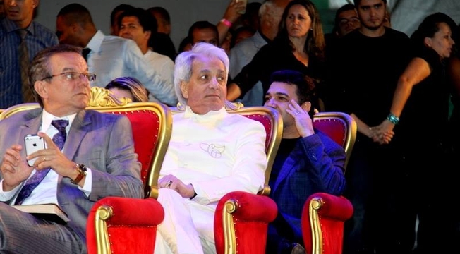 7º Congresso Fogo de Avivamento para o Brasil, com Benny Hinn 7º Congresso Fogo de Avivamento para o Brasil, com Benny Hinn
