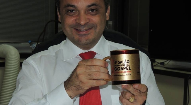Deputado Roberto de Lucena recebe a equipe do Salão Internacional Gospel Deputado Roberto de Lucena recebe a equipe do Salão Internacional Gospel