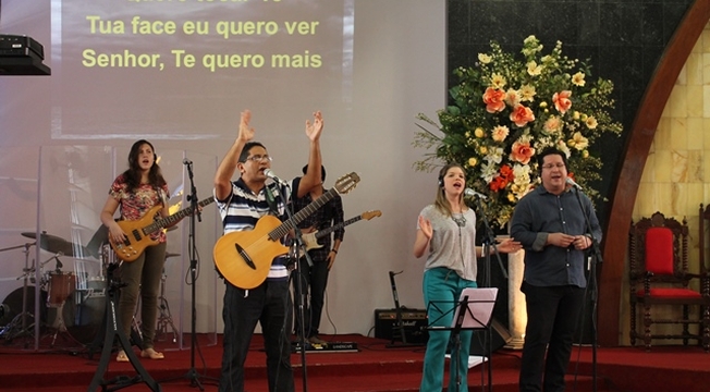 Momento de louvor Momento de louvor