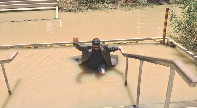 Ato Profético no Rio Jordão