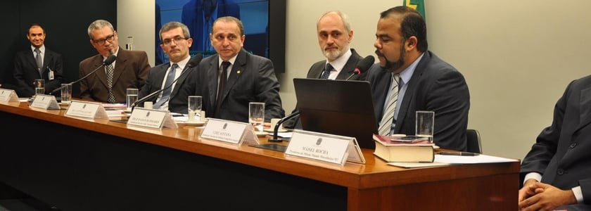 Mesa composta por palestrantes que participaram do debate sobre liberdade religiosa, durante uma audiência Pública, na Comissão de Relações Exteriores e de Defesa Nacional