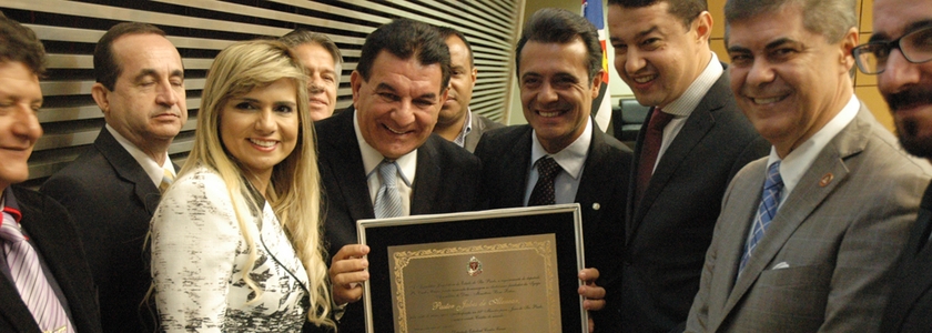 Pastor Jabes Alencar durante homenagem no café de pastores pró Marcha para Jesus.