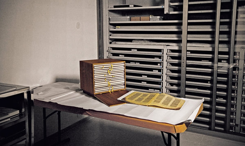 O Codex chegou a Israel em 1958, e foi transferido para o Museu de Israel, em meados dos anos 1980. (Foto: Michal Chelbin/ The New York Times)