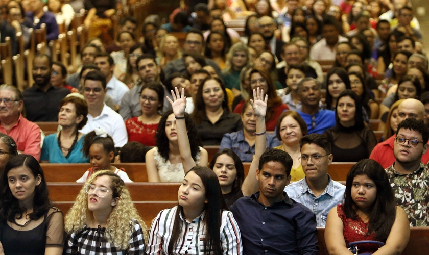 Culto no Templo Central da Assembleia de Deus, em Belém (PA). A região Norte é a que tem a maior proporção de evangélicos. (Foto: Thiago Gomes/Folhapress)