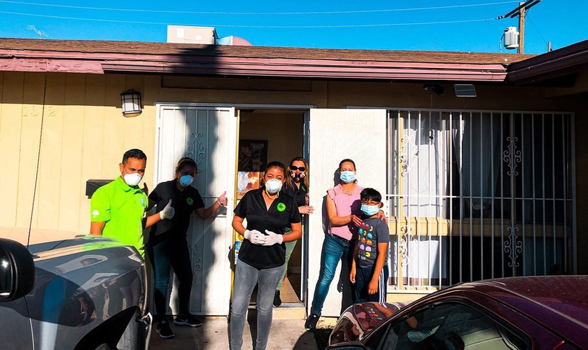 A igreja hispânica Aguilas CFC tem sido parte de uma onda de generosidade nos EUA. (Foto: Aguilas CFC)