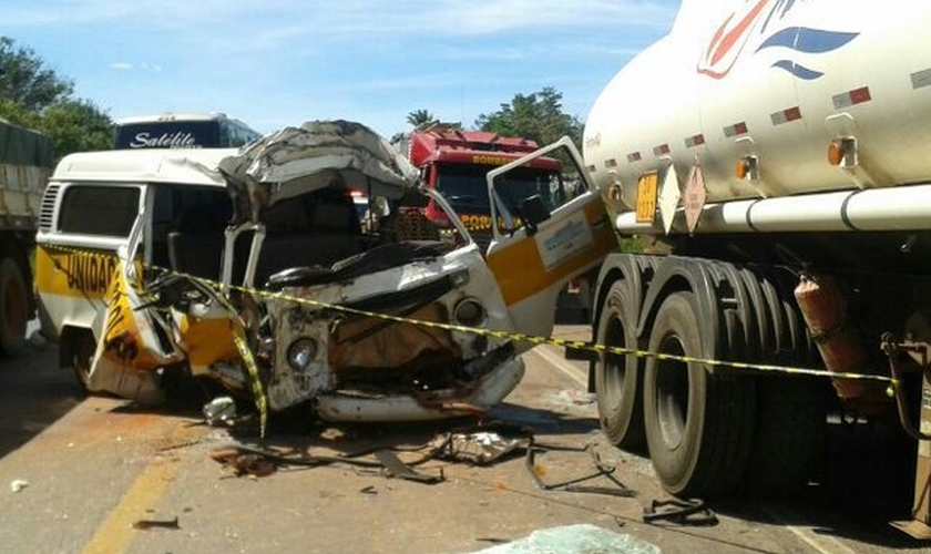 Uma criança morreu no acidente, na BR-153, em Araguaína