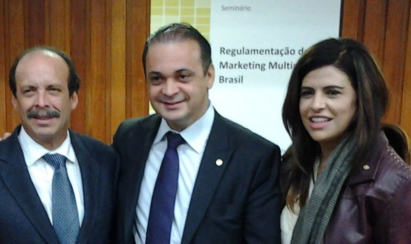 Deputados evangélicos lutam pela erradicação das pirâmides financeiras no Brasil