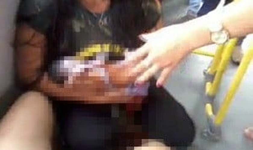 Parto de mulher de 25 anos foi feito dentro de ônibus em Manaus 