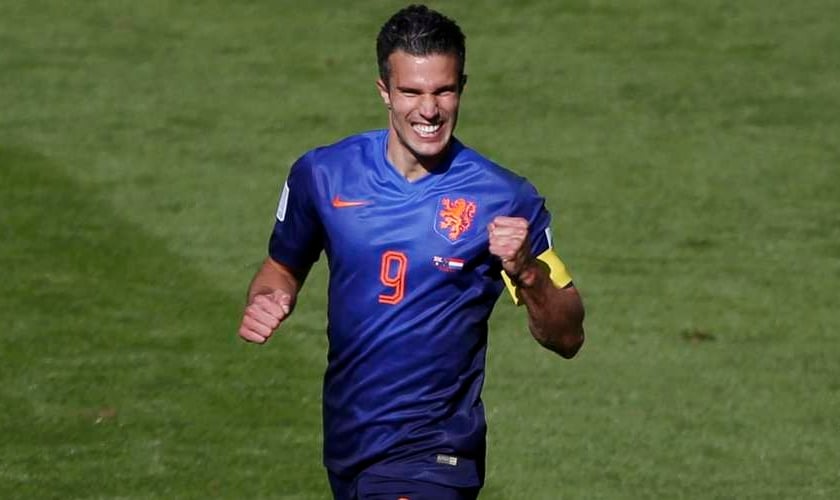 Van Persie comemora segundo gol da Holanda no jogo contra a Austrália, pela segunda rodada da Copa do Mundo de 2014