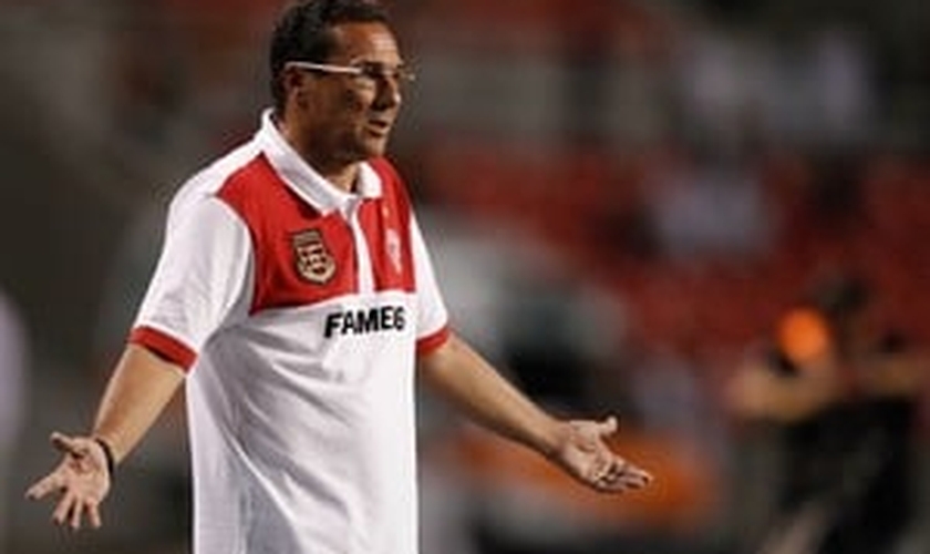 Vanderlei Luxemburgo foi demitido em 2012 após perder queda de braço com Ronaldinho