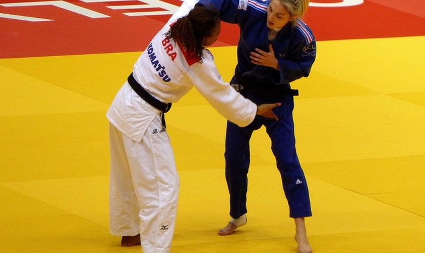 Rafaela Silva na luta pela medalha de bronze contra a francesa Automne Pavia