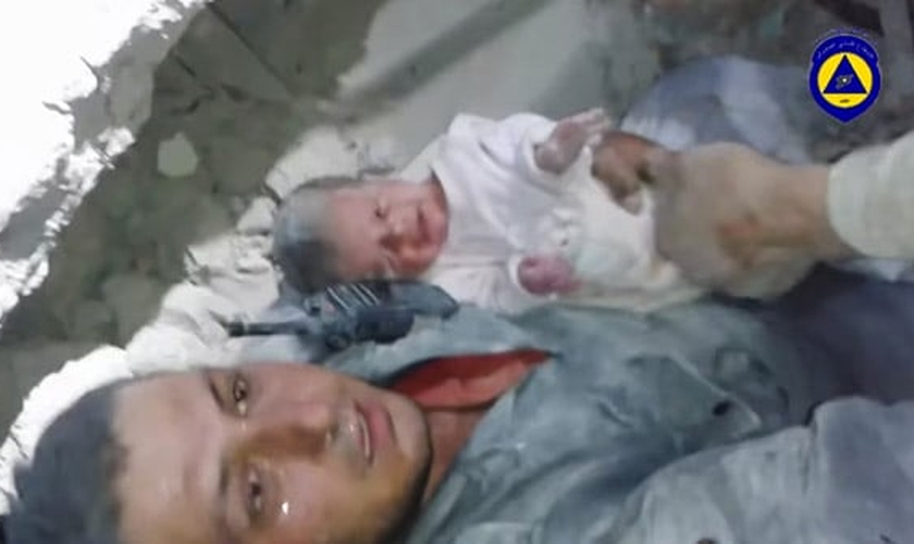 resgate de bebê na Síria