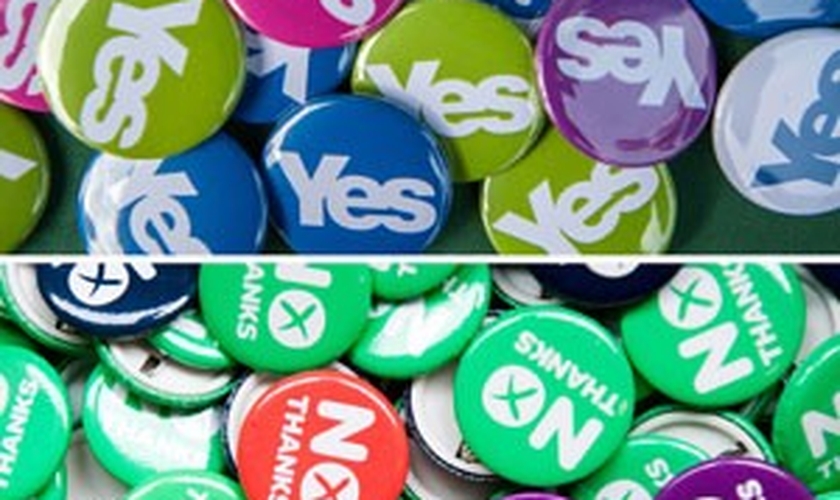 Bottons pedem votos para o 'sim' e o 'não' no plesbiscito sobre a independência da Escócia