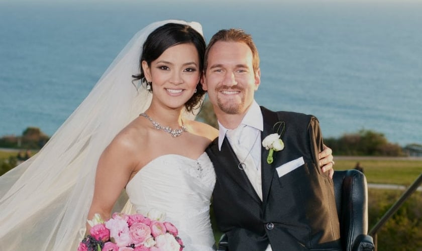 Nick Vujicic fala sobre amor verdadeiro: "Minha esposa não me vê como o 'Nick Sem Membros"