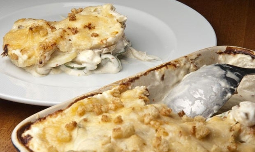Bacalhau gratinado com cream cheese e queijo parmesão