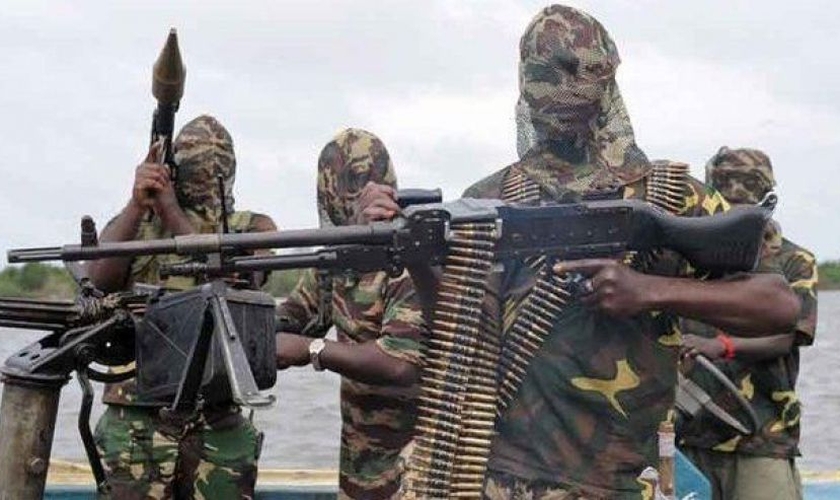 Terroristas do Boko Haram degolaram com facas 16 pescadores cristãos.