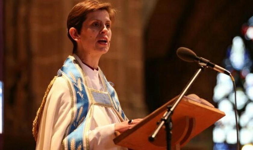 Rev. Libby Lane, primeira bispa mulher da Igreja da Inglaterra desde março. 