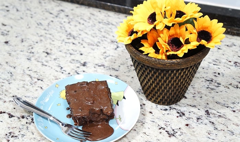 Bolo de chocolate de microondas