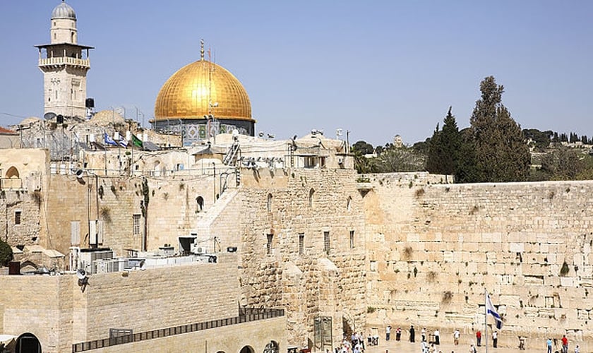 Cúpula da Rocha e Muro das Lamentações, em Jerusalém. (Foto: Telegraph)