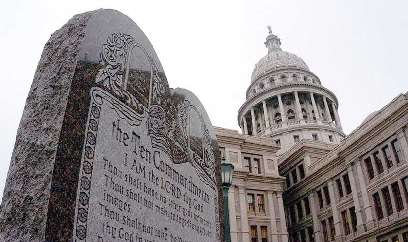 O monumento dos Dez Mandamentos será erguido na sede do governo do estado de Arkansas (EUA).