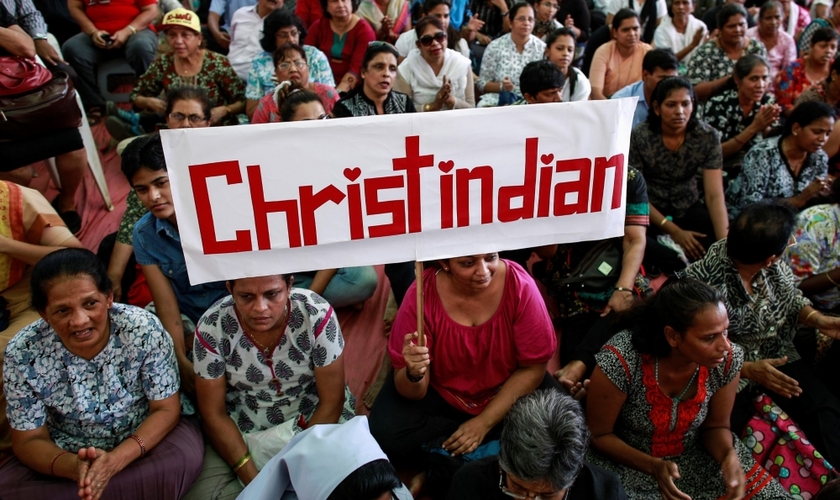 Manifestantes durante protesto organizado por centenas de cristãos contra ataques à igrejas. (Foto: Reuters/ Danish Siddiqui)