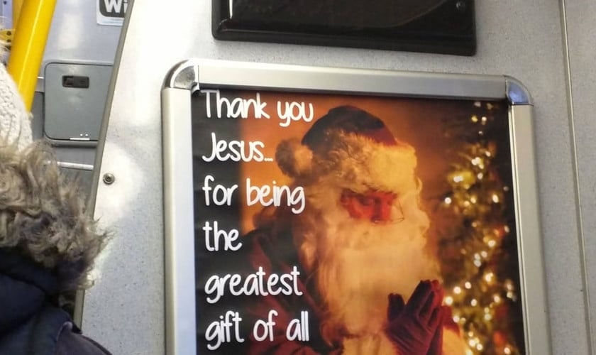 O anúncio traz a mensagem: "Thank you Jesus for being the greatest gift off all" ("Obrigado Jesus, por ser o maior presente de todos", em tradução). (Foto: Fireglod/ Imgur)