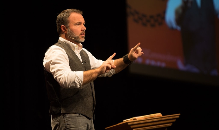 Pastor Mark Driscoll pregando