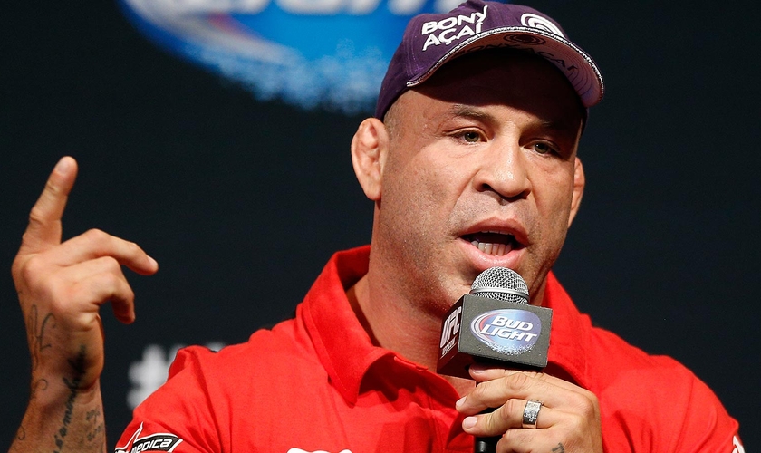 Wanderlei Silva, que é evangélico, expressou sua indignação à fala ofensiva de McGregor. (Foto: Josh Hedges)