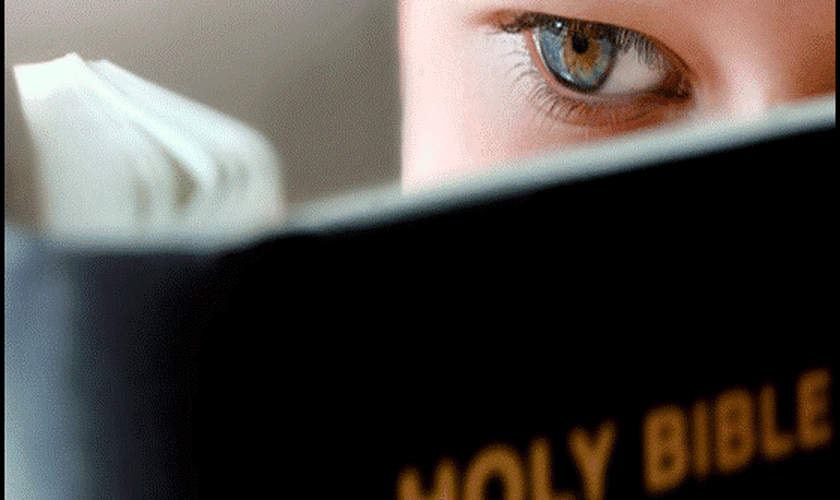 Como podemos ajudar os jovens a se envolverem mais com a Bíblia? (Foto: Reprodução/ Quotesgram)