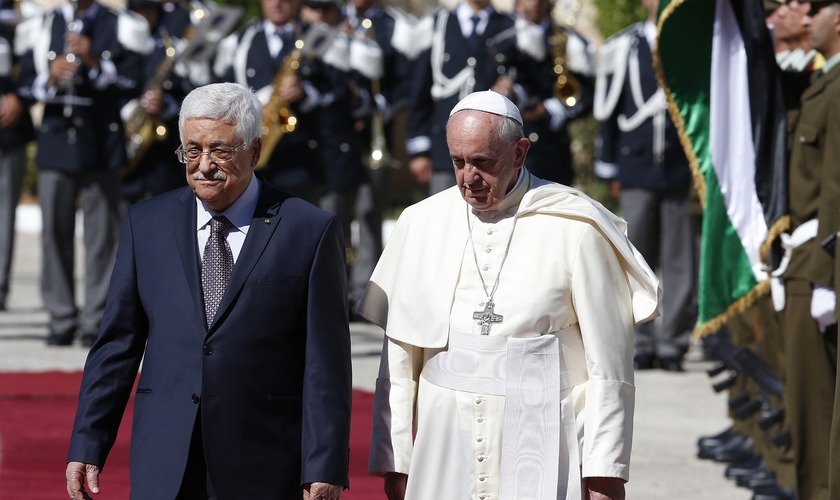 Presidente da Autoridade Nacional Palestiniana Mahmoud Abbas e Papa Francisco. (Foto: Reprodução/ If You Only News)