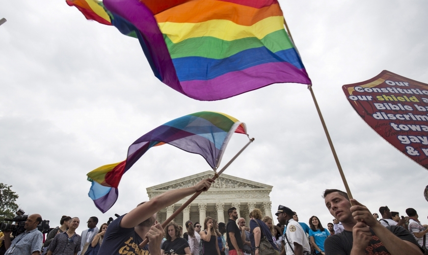 Manifestação a favor da oficialização do casamento gay nos Estados Unidos. (Foto: Reuters)