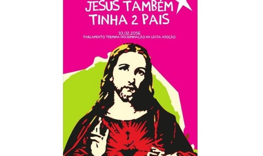 O cartaz, distribuído pelo partido Bloco de Esquerda, traz a frase: “Jesus também tinha 2 pais”, com a imagem de Cristo abaixo. (Foto: Twitter/Bloco de Esquerda)