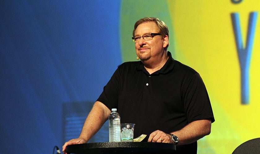 Rick Warren, escritor e pastor da Igreja Saddleback, em Lake Forest, California, prega durante conferência de pastores, em 2014. (Foto: Sonny Hong / Christian Post)